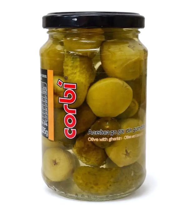 Оливки гіганти "Corbi" фаршировані огірком, 325г (12 шт/ящ)